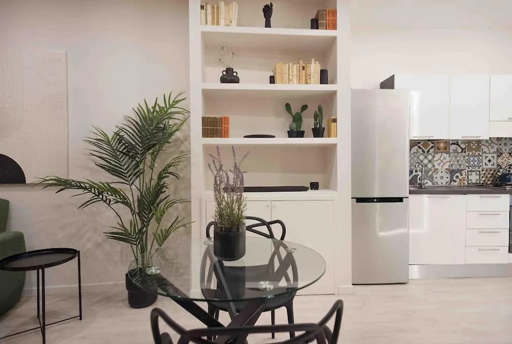 The Little House 6 - In The Heart Of Naples Apartment