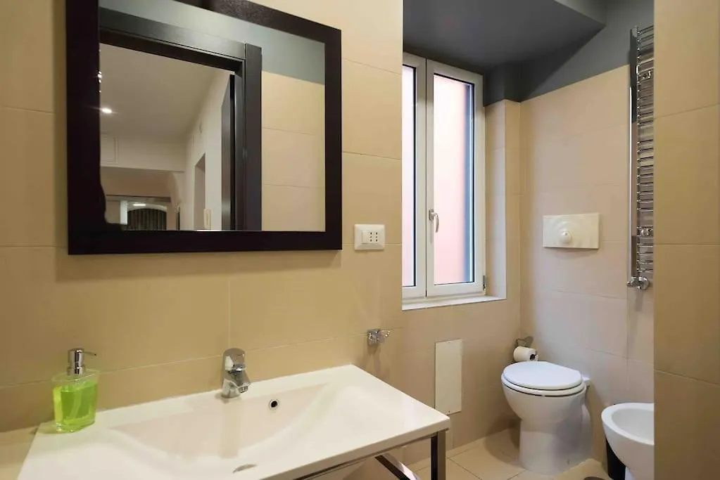 The Little House 6 - In The Heart Of Naples Apartment 0*,